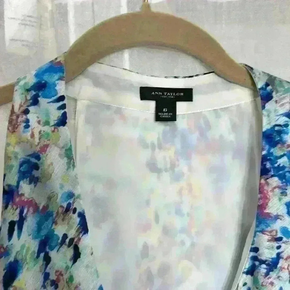 Ann Taylor Sz 6 Fully Lined Sleeveless blouse Side Zip Item# 8S - Picture 2 of 8